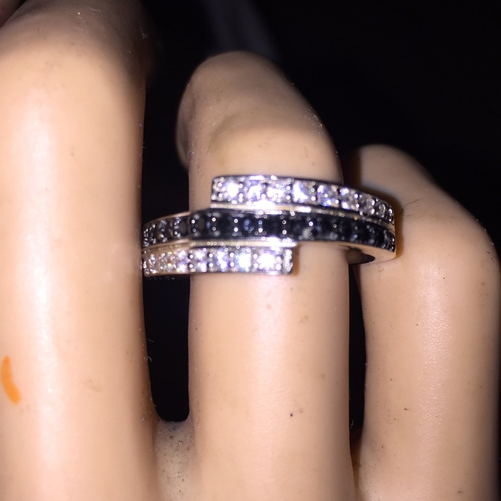 Black & white sapphire ring